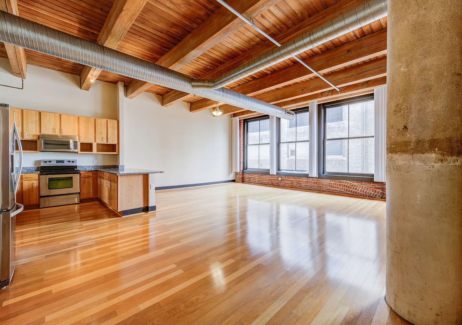Beautiful Condo in Washington Loft District — Photo 2