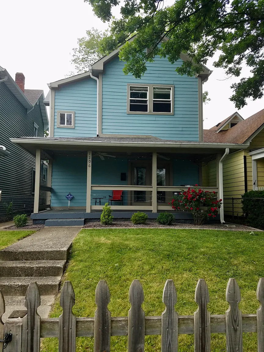 1206 Lexington Ave photo 1