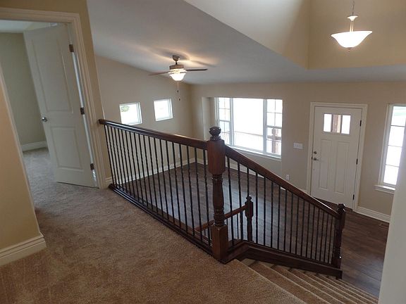 4th image of 308 Firethorn Dr