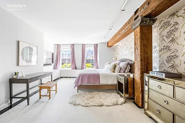 Sold by Sotheby's International Realty | media 5