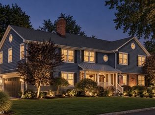 1 Fleetwood Ave, Fairfield, NJ 07004