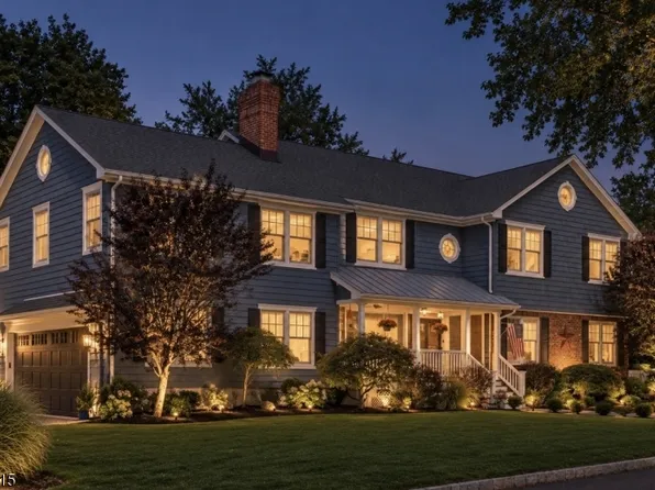 1 Fleetwood Ave, Fairfield Twp., NJ 07004