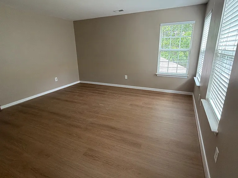 7319 Vicenzo Dr — Photo 14