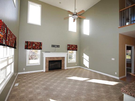 2nd image of 5908 N Heritage Ct