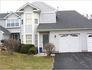 2nd image of 2 Tuthill Ct