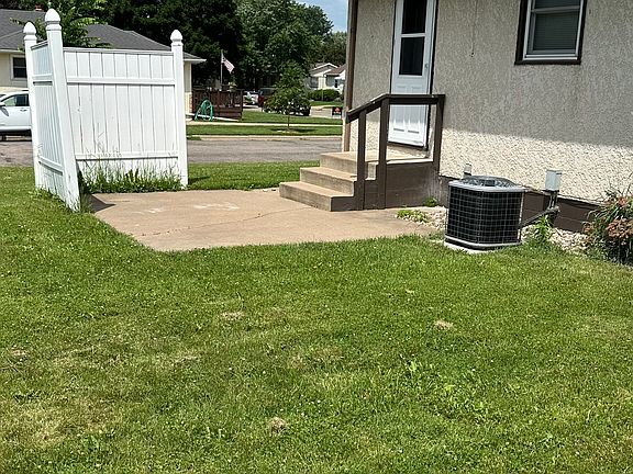 3rd image of 2926 E Fairchild St #2924