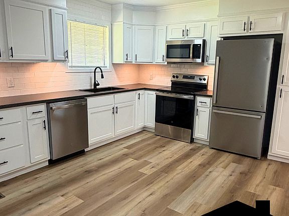 4th image of 206 Madison Ave