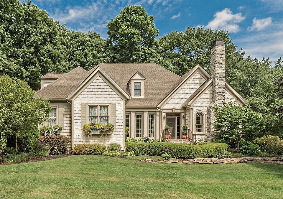 1st image of 8020 Bainbrook Dr