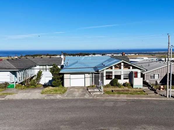 29832 Mary St, Gold Beach, OR 97444