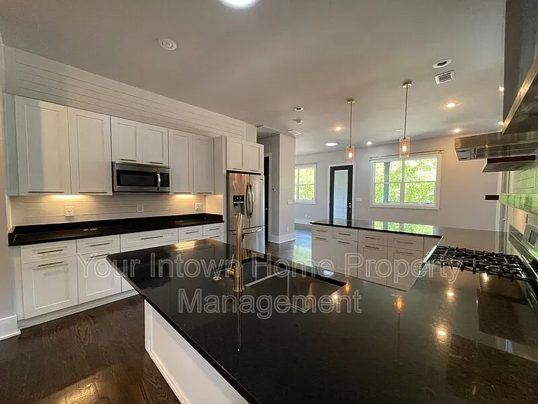 26 Walthall St NE — Photo 10