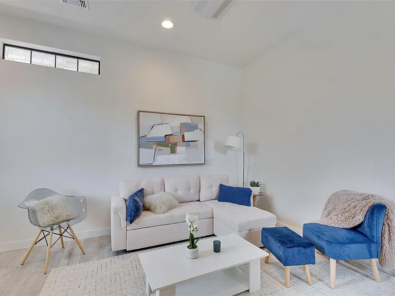 808 E Lydia St — Photo 23