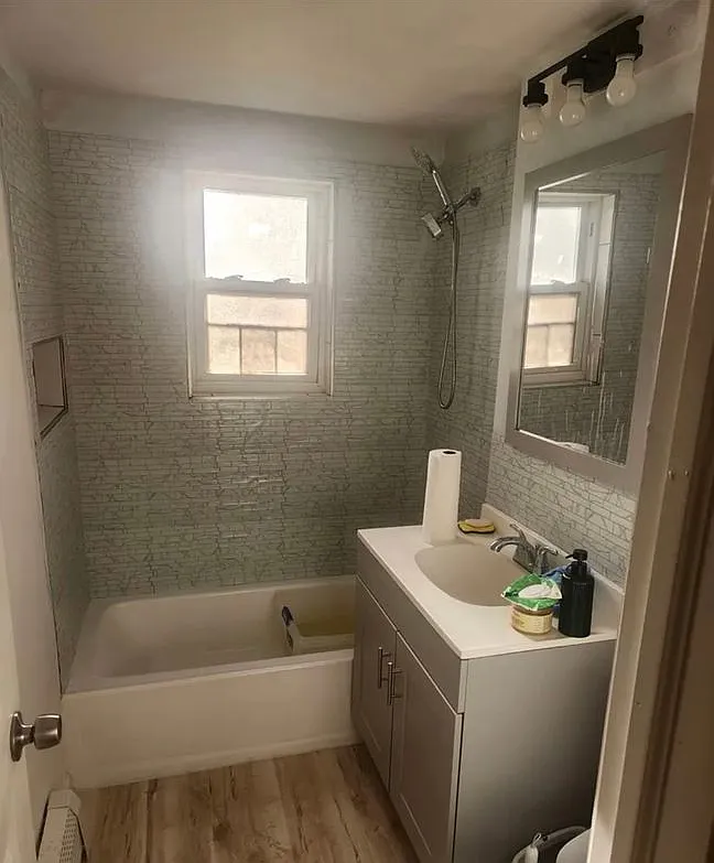 2 bed, 1.0 bath, 929 sqft, $2,500 — Photo 2