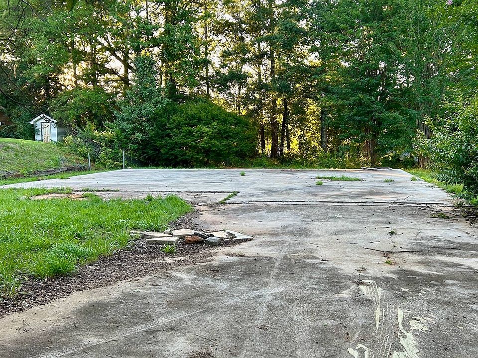 2nd image of 111 Spruce Ave