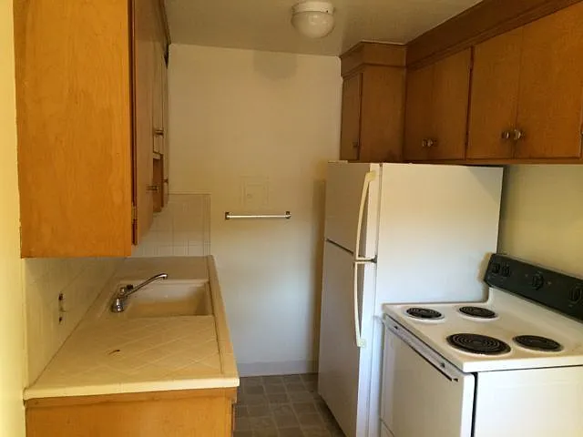 5481 Carlson Dr — Photo 6