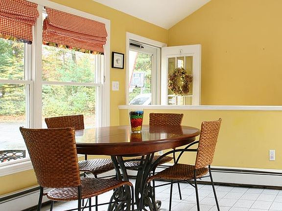 eat in kitchen