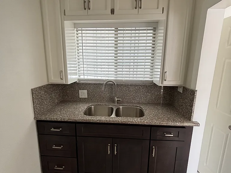 870 La Mesa St — Photo 3
