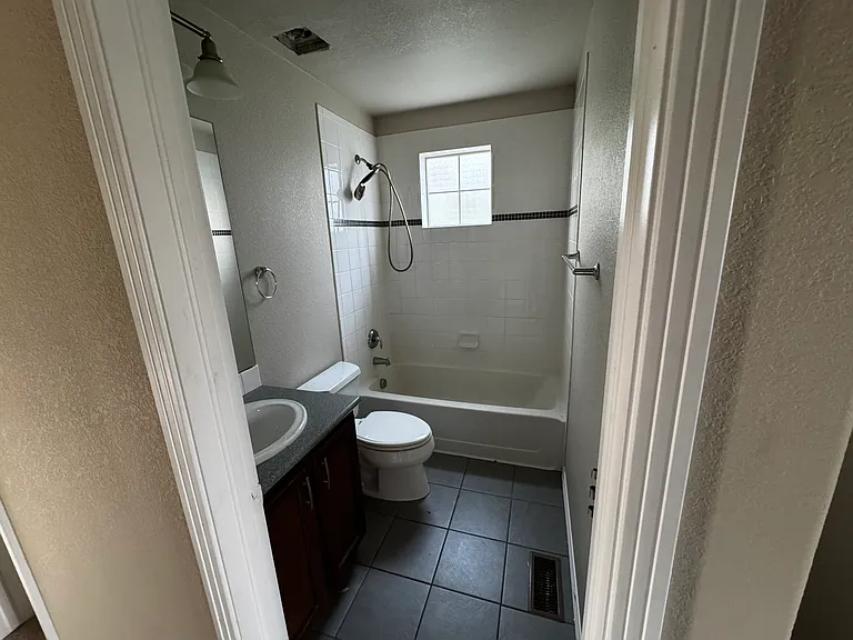3394 Wabash St — Photo 10