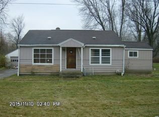 1996 E Gordonville Rd, Midland, MI 48640