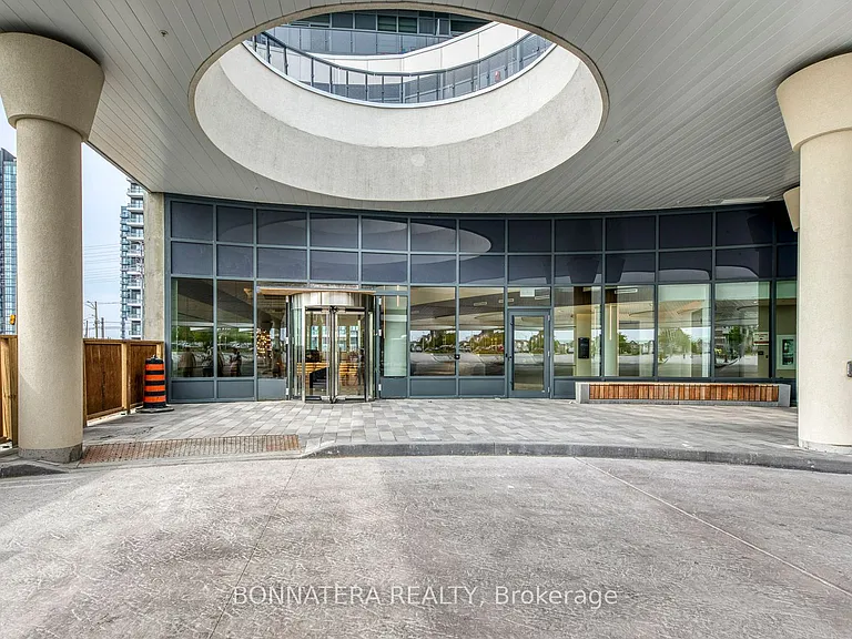 5105 Hurontario St #408 — Photo 3