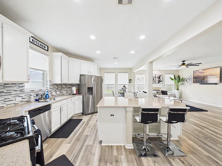 9426 Russeff Field Ln — Photo 9