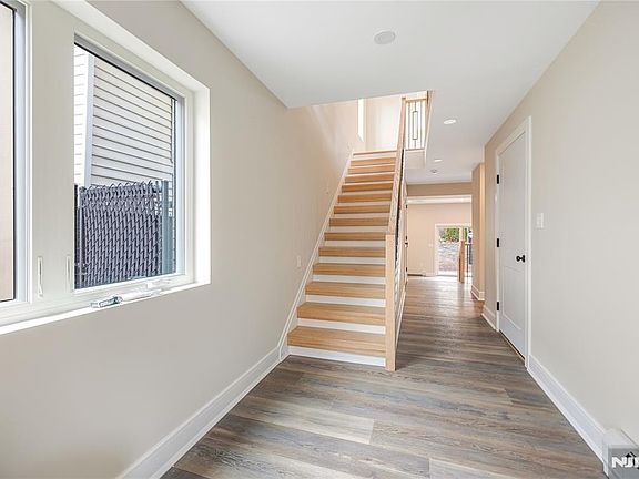 3rd image of 428 Lafayette Avenue