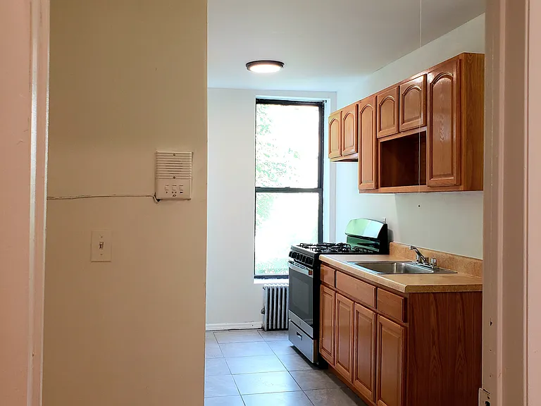 139 Jefferson Ave #4R — Photo 7