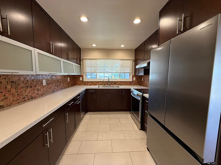 2360 Fordham Dr — Photo 4