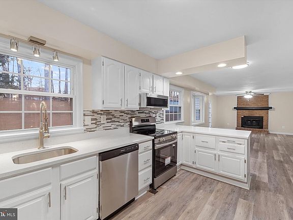 2nd image of 8016 Stillbrooke Rd