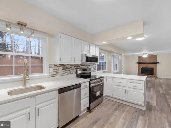 8016 Stillbrooke Rd, Manassas, VA 20112