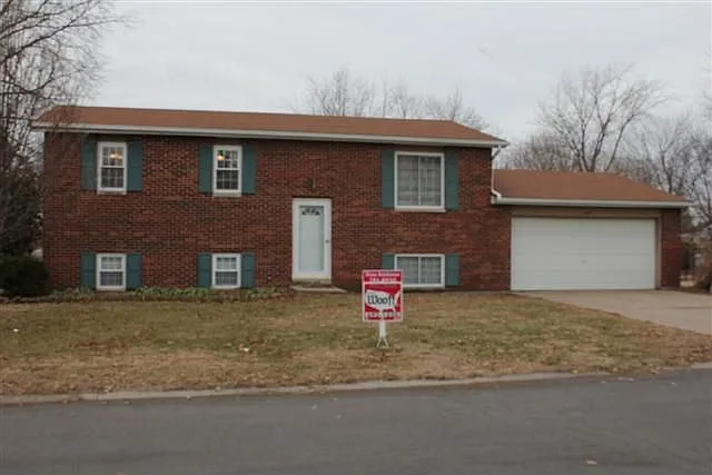 9 Frontenac Ln photo 1