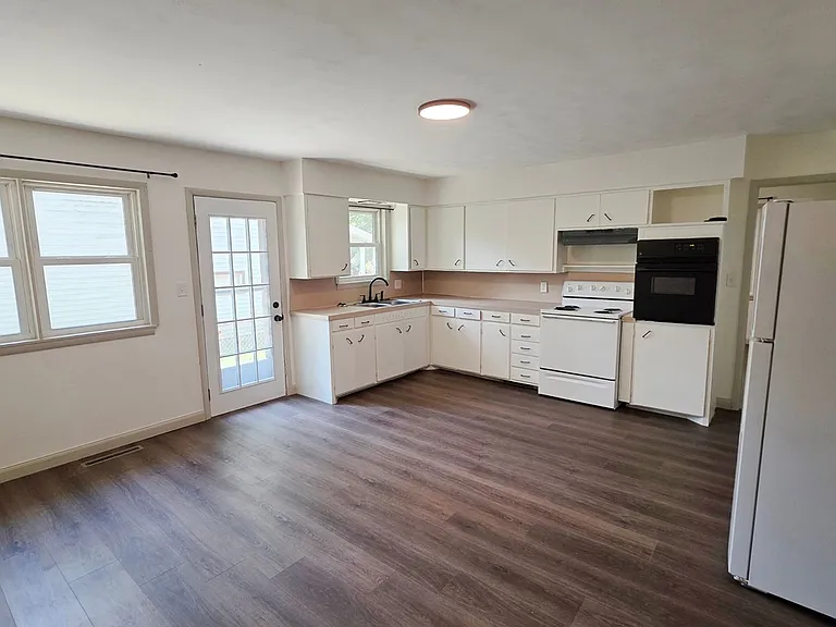2028 S Fairway Ave — Photo 6