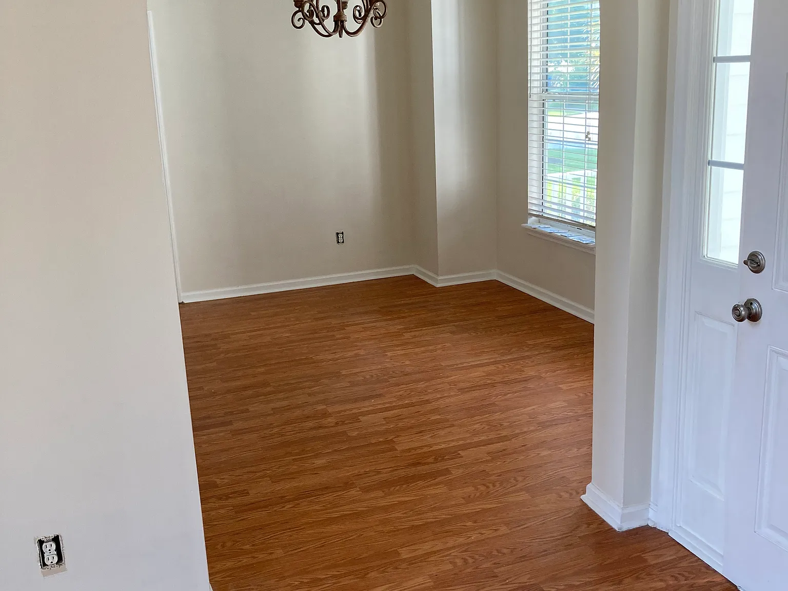 4 bed, 2.5 bath, 1914 sqft, $3,600 — Photo 4