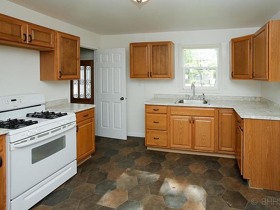 424 goguac street west-105