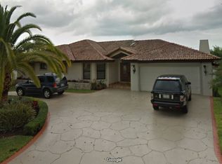 7155 N Augusta Dr, Hialeah, FL 33015