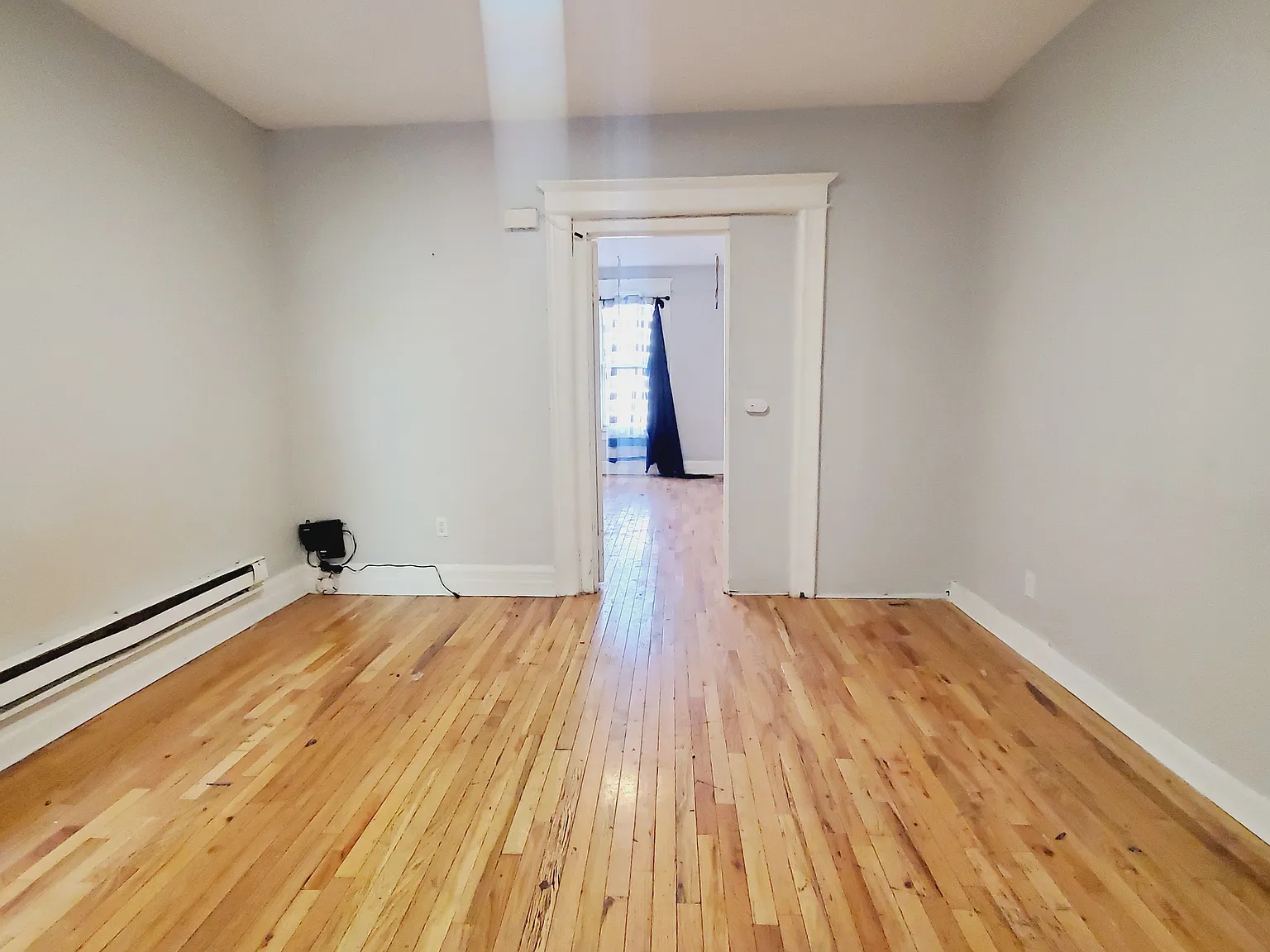 2 bed, 800 sqft, $2,100 — Photo 3