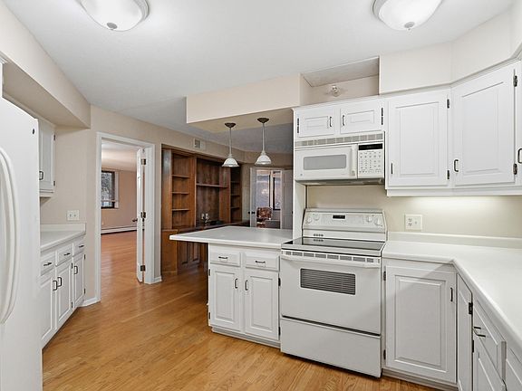 4th image of 600 4th St SW APT 102