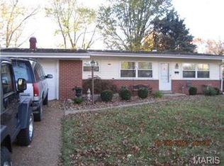 1435 Arlington Dr, Florissant, MO 63033