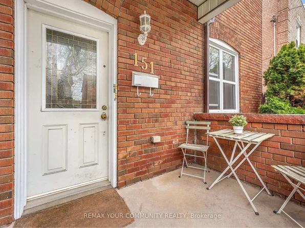 151 Dovercourt Rd #1, Toronto, ON M6J 3C5