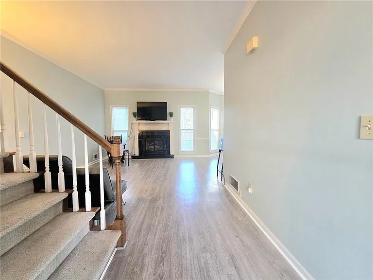 1426 Cambridge Cmn — Photo 6