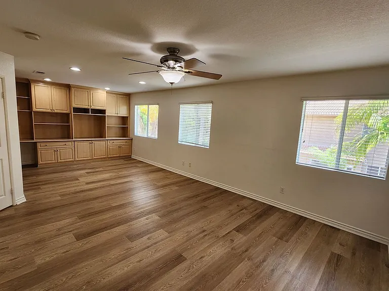 26 Anglesite — Photo 15