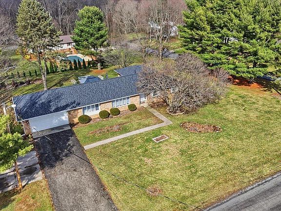 2nd image of 1033 Everview Dr