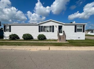 475 White Willow Dr, Flint, MI 48506