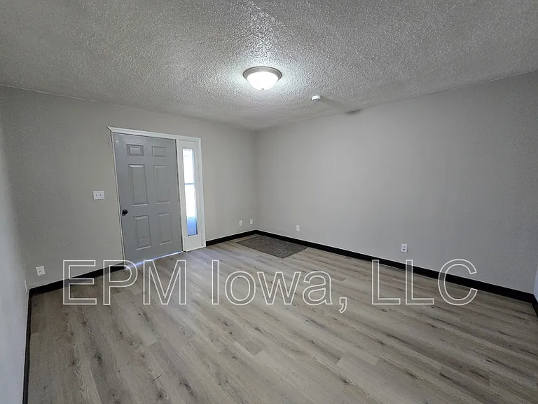 1125 N Barclay St — Photo 6