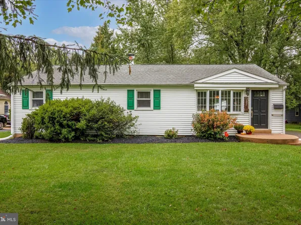517 Sherwood Ln, Hatboro, PA 19040