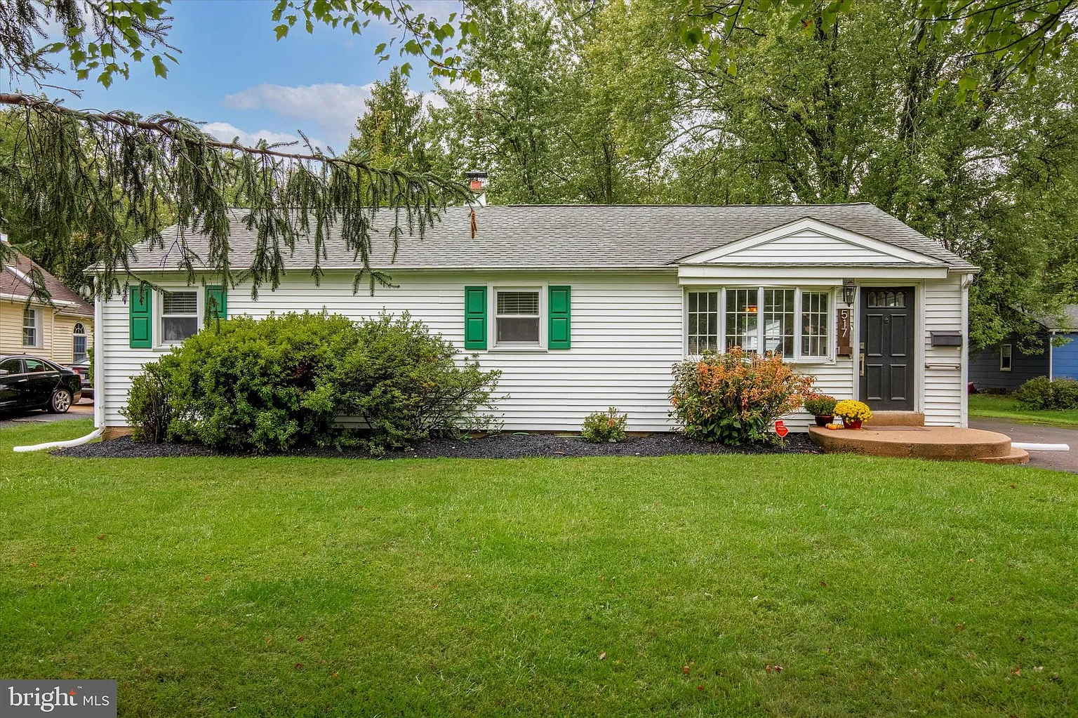 517 Sherwood Ln photo 1