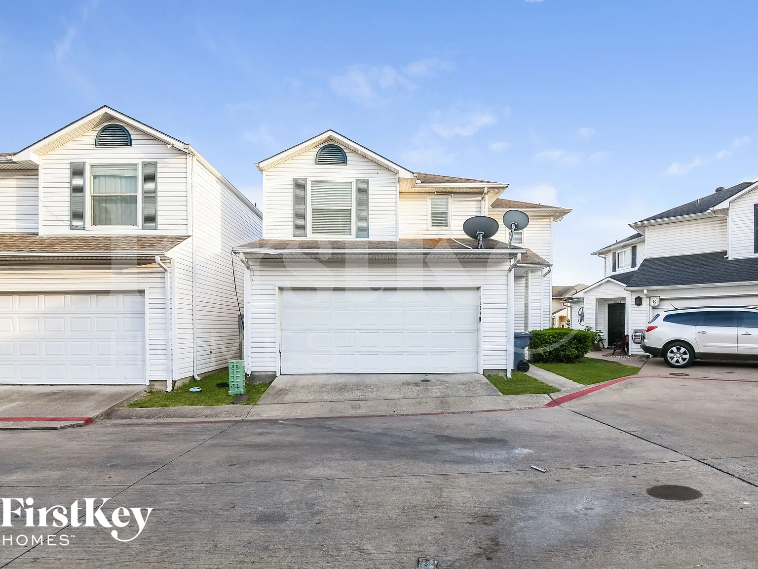 3 bed, 2.5 bath, 1455 sqft, $2,085 — Photo 1