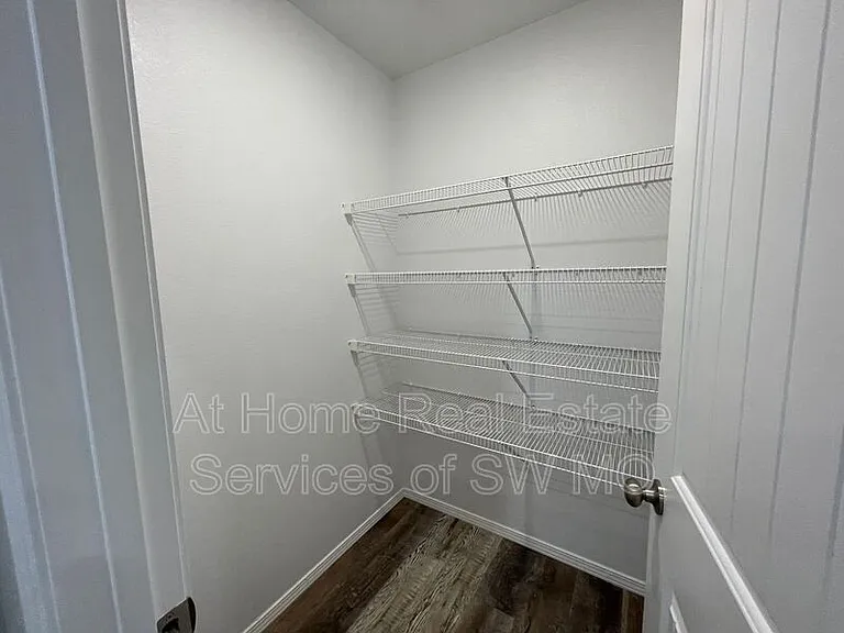353 Rabbit Run St — Photo 11