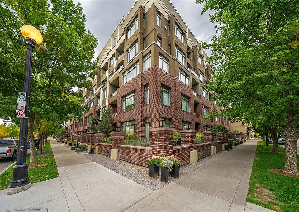 1st image of 990 S Centre Ave NE #204