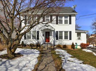 93 W North St, Stamford, CT 06902