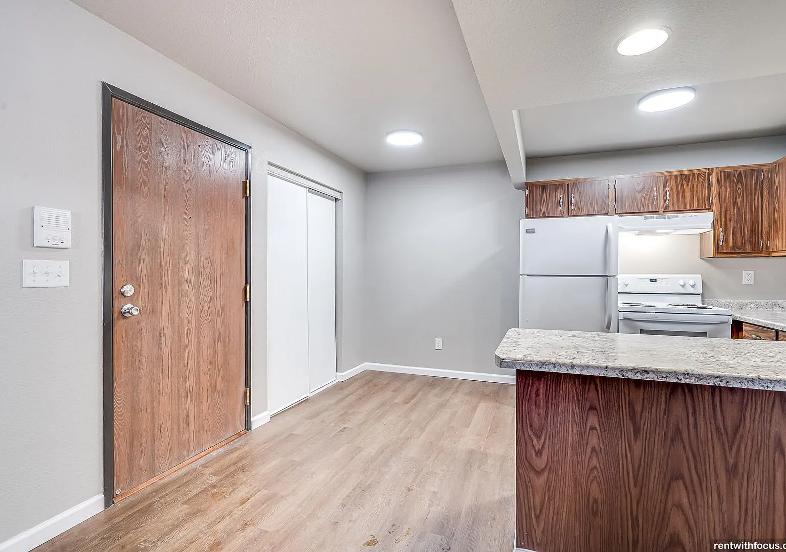 Stonecreek Apartments — Photo 2